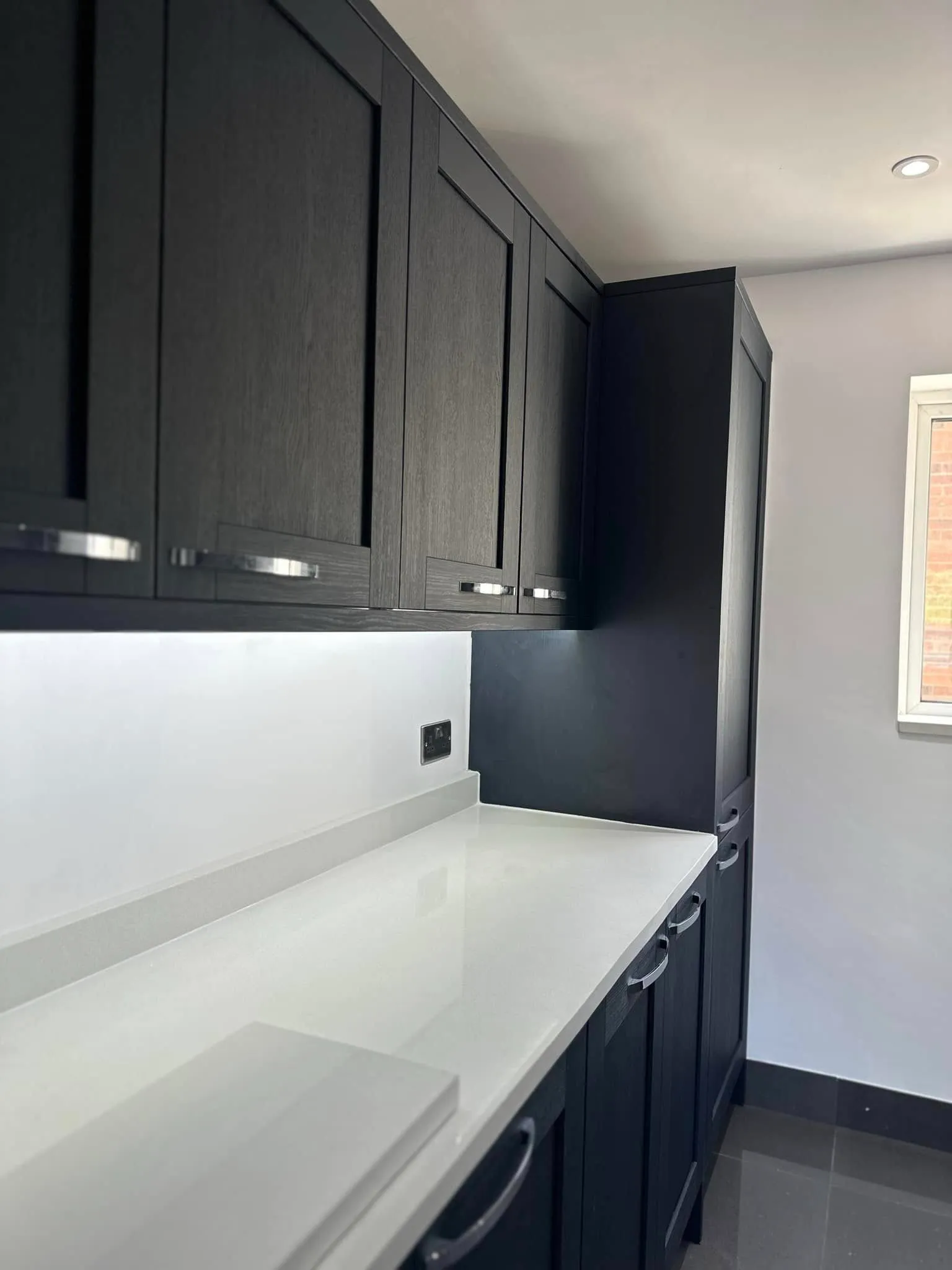 Worktop run with under-cabinet lighting